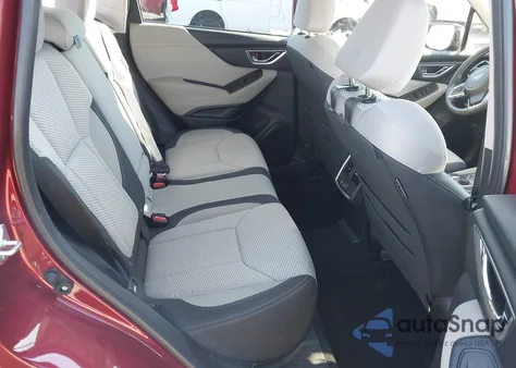 2024 Subaru Forester Premium z USA, uszkodzony, nr VIN JF2SKADC8RH433143